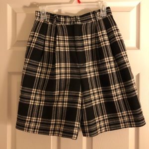 Winter wool shorts plaid black and white S or M
